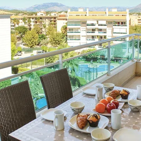 Apartment 3 Bedroom Beautiful In Alfaz Del Pi L'Alfas del Pi